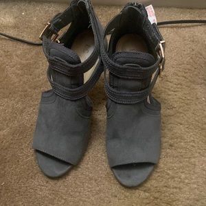 Open toe , open side heels